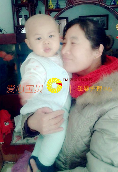 从2个月带起的宝宝,北京爱心宝贝家政服务公司高级育儿嫂张占楼。