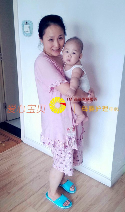 宝宝一天天长大,宝宝健康成长是阿姨的骄傲。