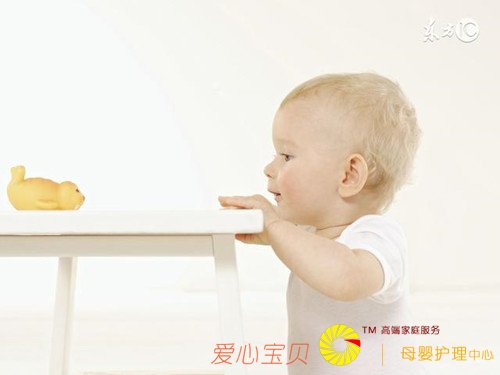 育儿嫂独自带娃,您家安装监控摄像头了吗?