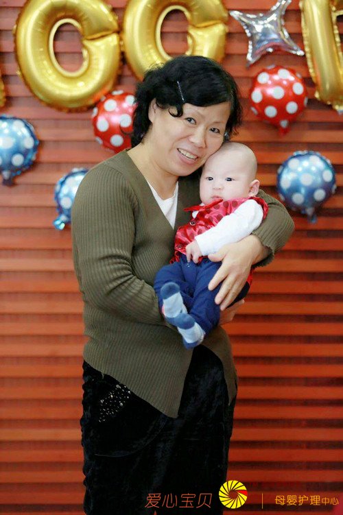 北京爱心宝贝家政公司高级育婴师李宝华近照