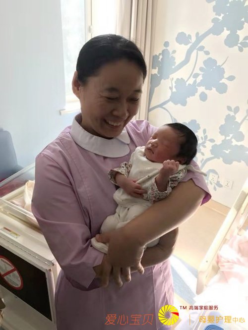 北京爱心宝贝家政公司高级月嫂武丽芳近照