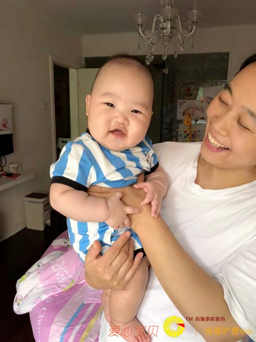 北京爱心宝贝家政公司高级月嫂武丽芳近照