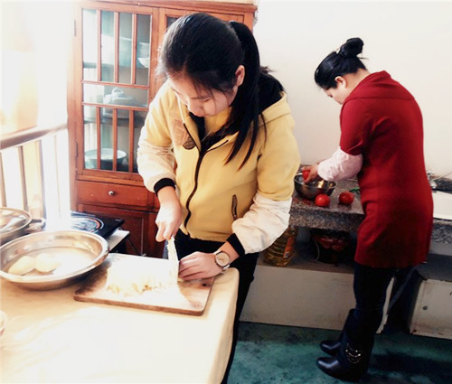 ��������