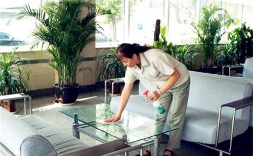 ���ѡ��һ�ҿ��׵ļ�����˾��С���Ƚ��㼸�У�