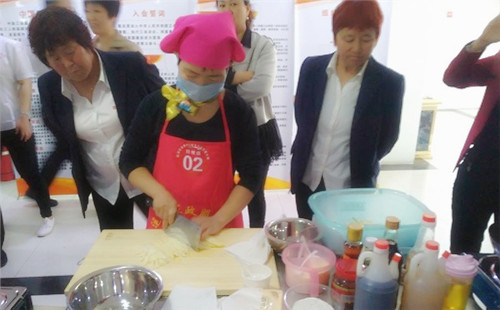 盐湖首届家政服务行业技能大赛展现家政服务新面貌