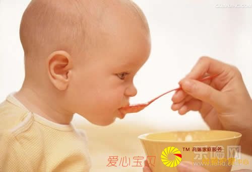 育儿嫂说小宝宝鼻出血的原因有可能是气候所致