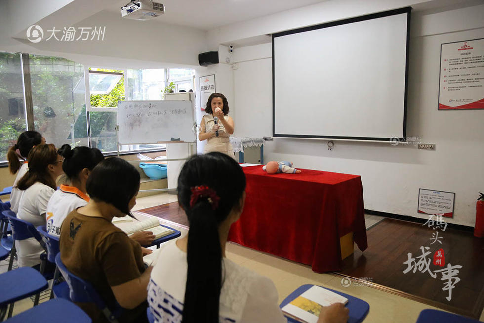 ��ɩ��ݹ����������չ���һ����С�����Ľ�������