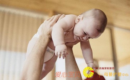 节假日要给月嫂三倍工资?