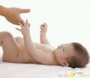3~4个月婴儿的体能与动作训练