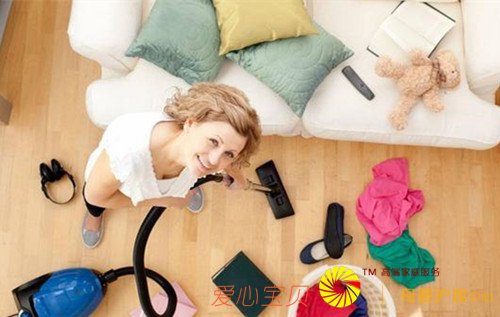 保姆偷窃溜之大吉,家政公司的态度令人失望