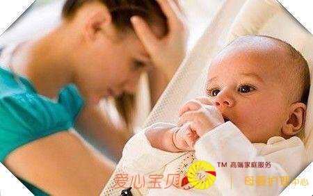 保姆招聘会"冷暖两重天" 保姆服务员稀缺