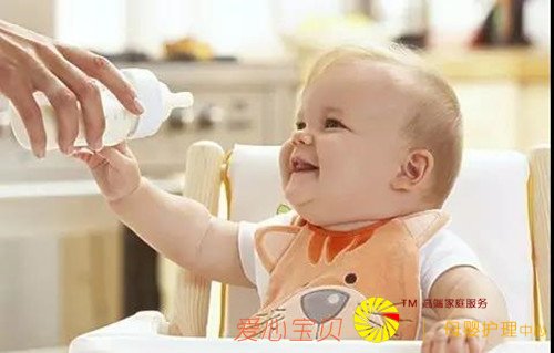 育儿嫂在阿联酋带中国娃