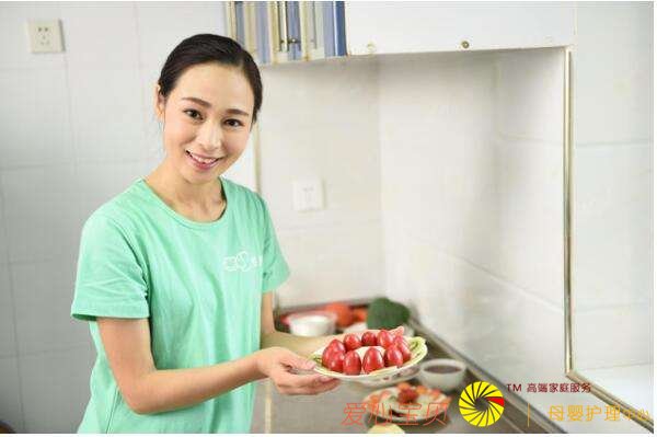 招聘会上保姆供求断层“高龄”人员成主流