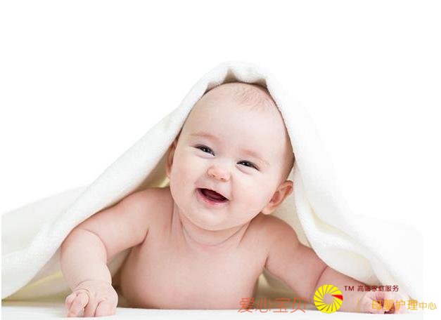 宝宝多趴着好处多,想让宝宝多趴着,其实也得用对技巧