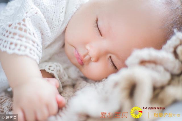 宝宝不吃奶?那是厌奶期到了