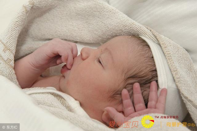 宝宝发育中这八种情况很正常,过度关心,反而对宝宝不好