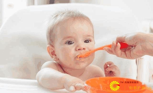 7-9个月的宝宝,如何照看?来这都不懂,就洗洗睡吧