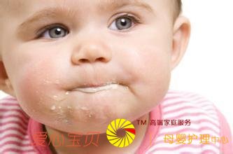 这种奶瓶对宝宝的危害太大,不要再给宝宝用了