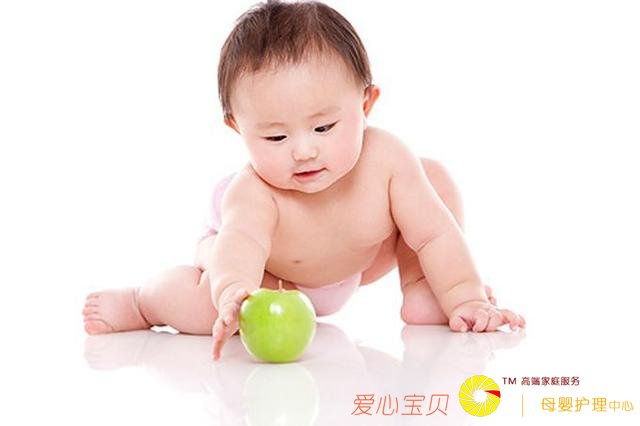 招聘会上保姆供求断层“高龄”人员成主流