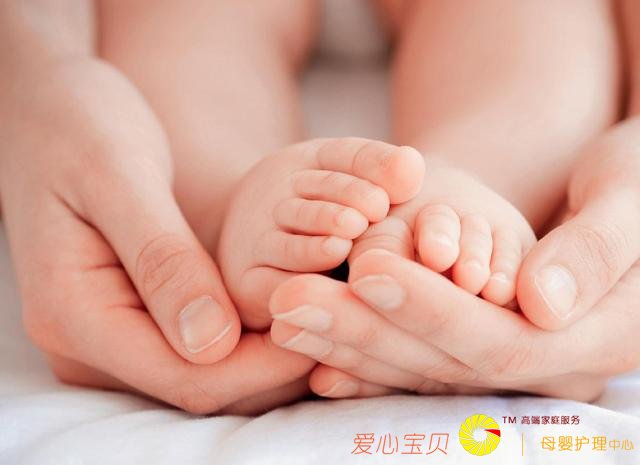 为什么宝宝一到了晚上,就特别爱缠着妈妈?答案非常暖心!