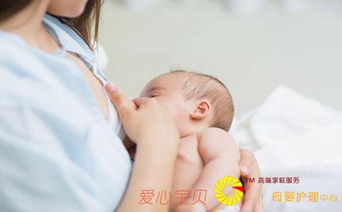 为什么宝宝一到了晚上,就特别爱缠着妈妈?答案非常暖心!