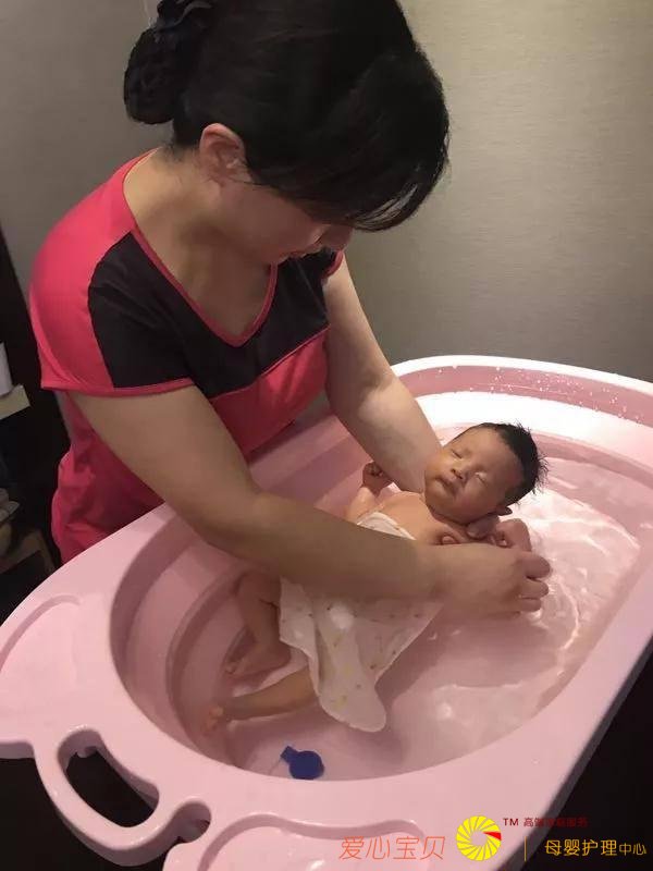 一名刚培训完的新手怎么开始从事月嫂工作?