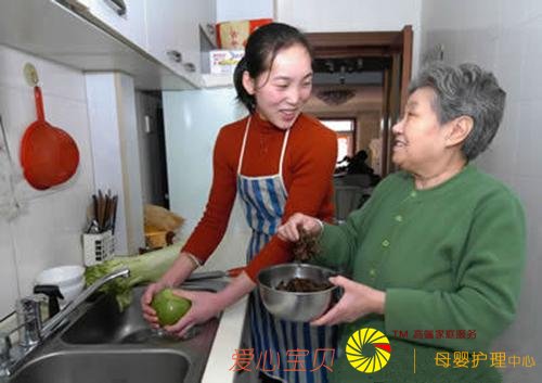 住家保姆,大多来自农村,承受心理和身体压力,拿着可观的收益!