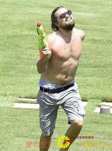 �����ɹ��ļ������ǣ�С�����������������棬�ź����е����ԣ�