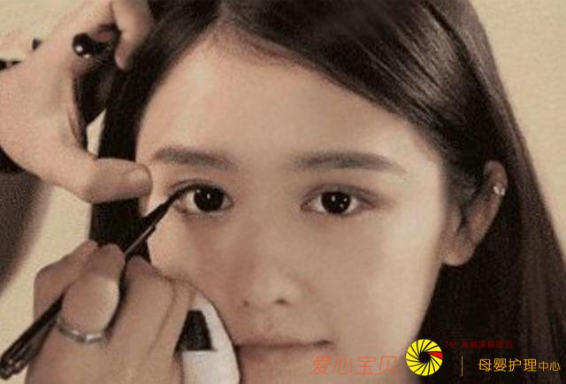 Ů�˱�ֻ��ͿBB˪����ױʦ��������7����ױƷ�������Ϳ�