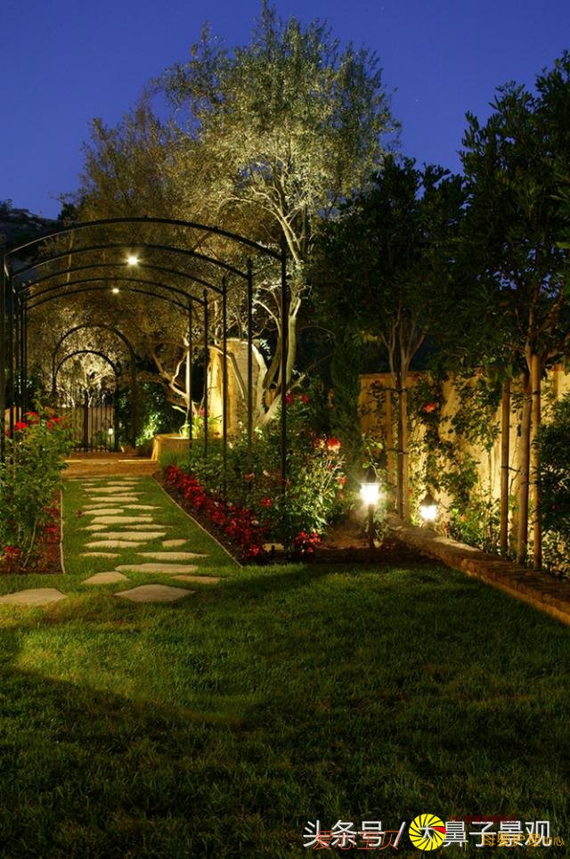 ϸ��ͥԺ�����е�װ�Σ��գ�ľ��ʯ���֣��ɶ����Ծ���СƷ