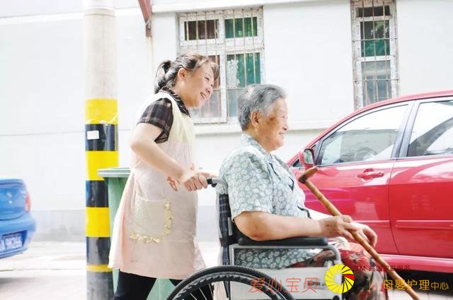 ʱ��Ů�Էܶ�־������ǵĻ����������ǣ��ش�ۣ���ҵ���������������˷����˵�