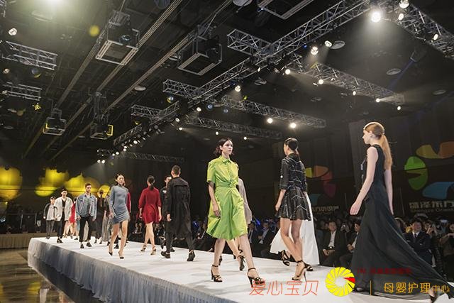 2018�й�ʱ����ƴ�����ս��ʢ��