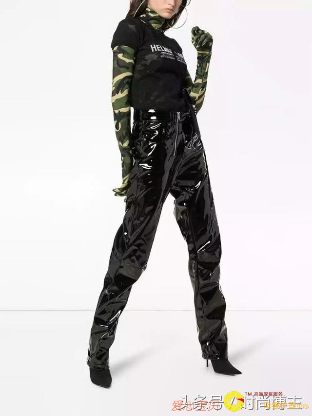 “水光肌”的的漆皮服饰 强烈光泽成为时尚界的时髦新宠