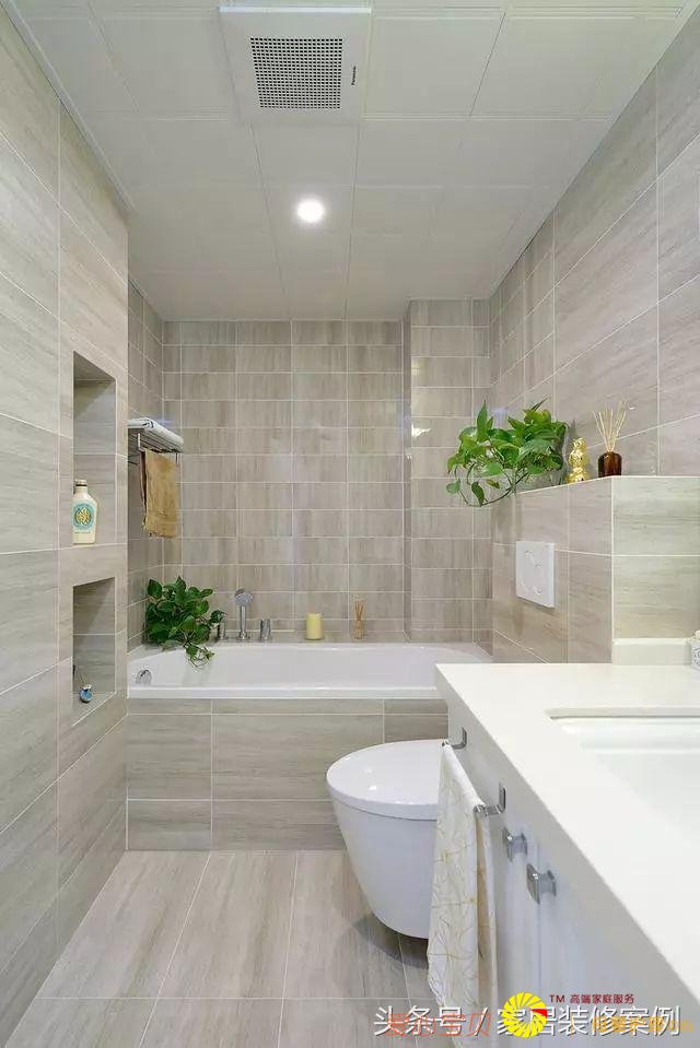 �ۣ������·�װ����Ư����һ�������������ˣ�һ����ϲ����