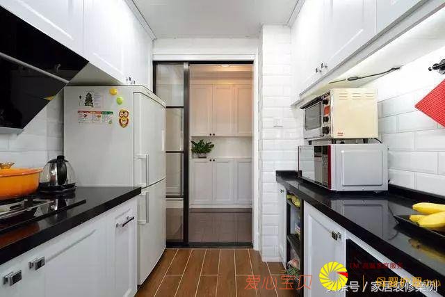 �ۣ������·�װ����Ư����һ�������������ˣ�һ����ϲ����