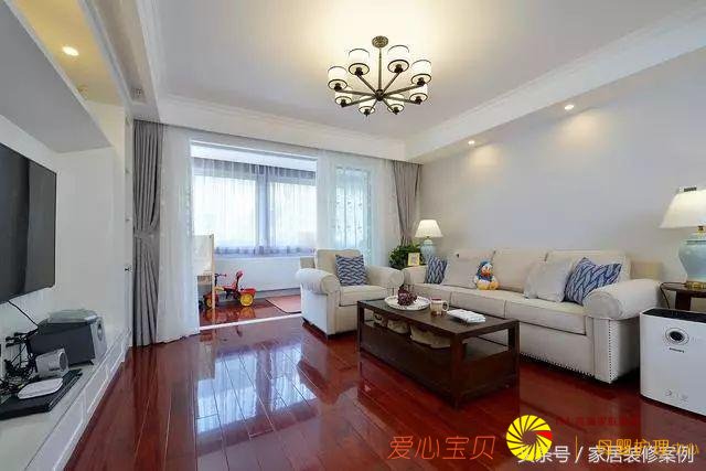 �ۣ������·�װ����Ư����һ�������������ˣ�һ����ϲ����