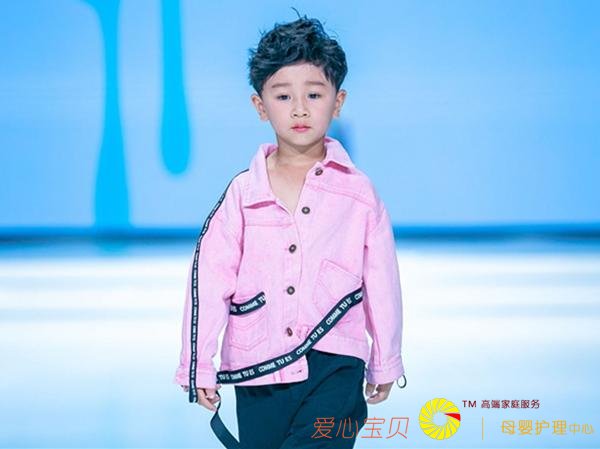 �ع����֮�ģ�ʱ�в���YOUNGح���Ϲ��ʶ�ͯʱװ�ܽ��տ�Ļ