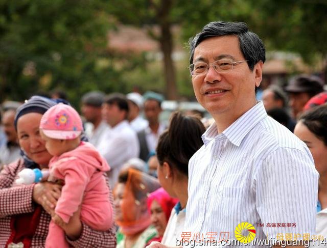 实拍:喀什街头那迷人的维吾尔族舞蹈(图)