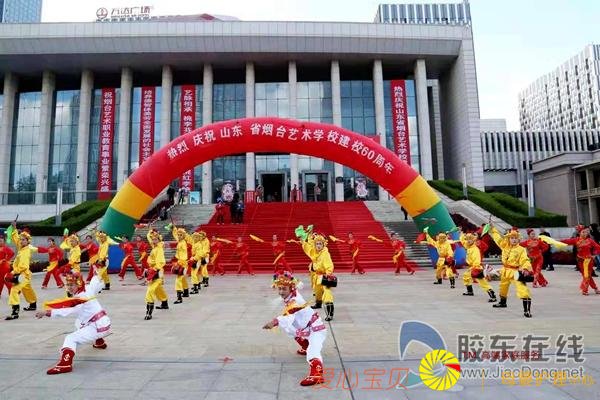 �ߣ���̨��У60����������ѧ�ɹ�չ���У�ͼ��