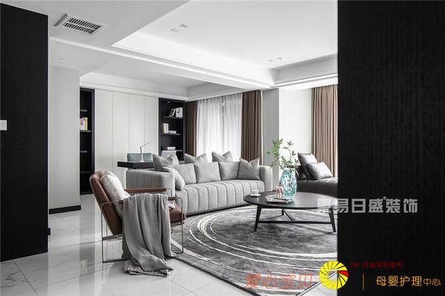 �ڰ׻Ҵ���ļҾӿռ䣬������������Ϊ����