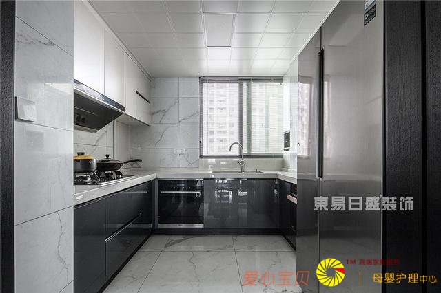 �ڰ׻Ҵ���ļҾӿռ䣬������������Ϊ����