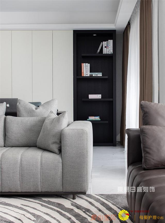 �ڰ׻Ҵ���ļҾӿռ䣬������������Ϊ����