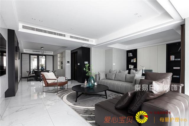 �ڰ׻Ҵ���ļҾӿռ䣬������������Ϊ����