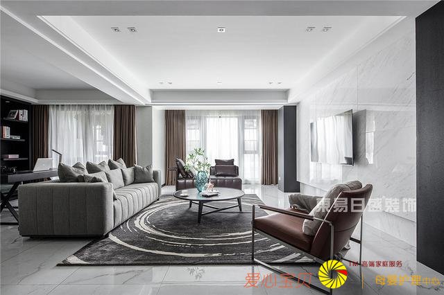 �ڰ׻Ҵ���ļҾӿռ䣬������������Ϊ����