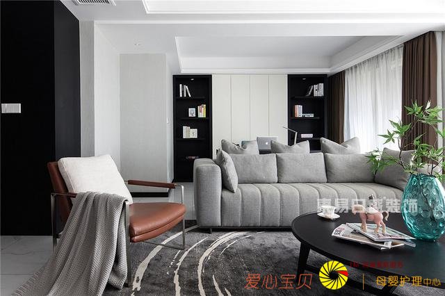 �ڰ׻Ҵ���ļҾӿռ䣬������������Ϊ����