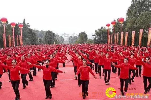 80������赸����ѧ����Ťƨ�ɾ����ˣ�