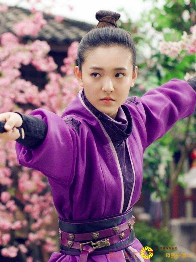 ��ʢ�ƻ�ҹ���ർ̫���°���ɫ�ˣ�˯��Ҳδ�ӹ�����ٻ��װ����