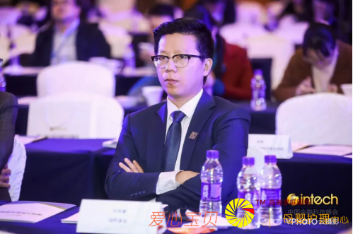 ��������������Я���òƸ�˫˫ϲ���